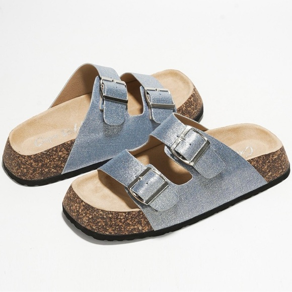 🌼NWT🌼 CAPE ROBBIN Alia Buckled Silver Metallic Fiber Flat-form Sandals  Size 7 - Picture 1 of 8